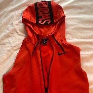 Read no sleeved zip up Syracuse Nike
